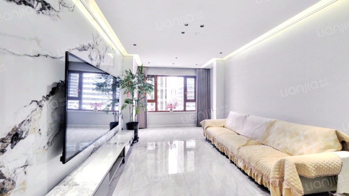 招商贝肯山六期B二手房实景图