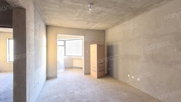 银泰名苑二手房实景图