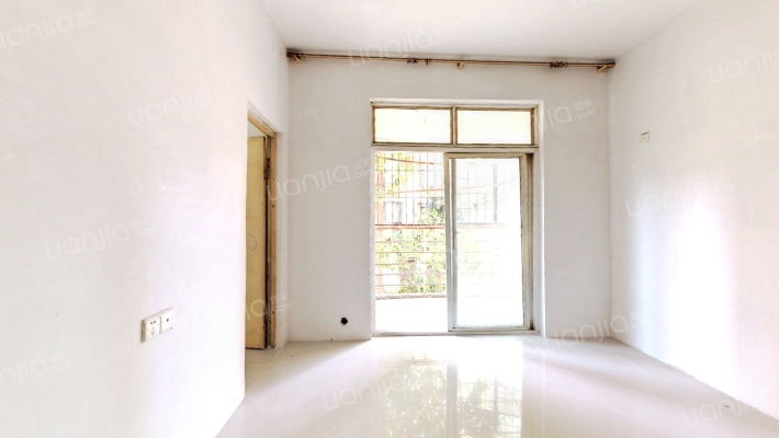 青山绿水花园二手房实景图