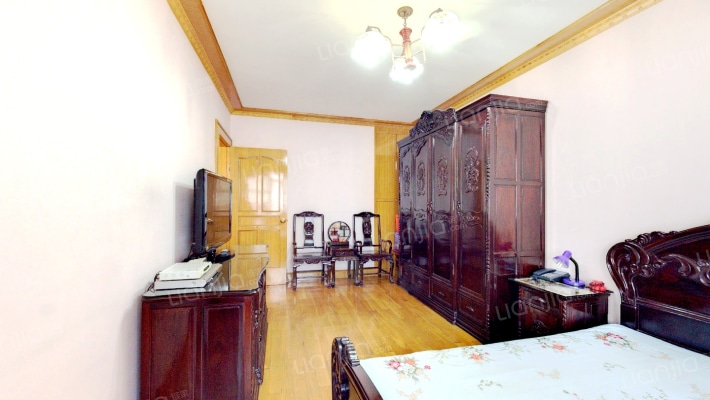 东方公寓(虹口)二手房实景图