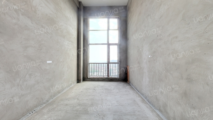 隆鑫爱琴海四期二手房实景图