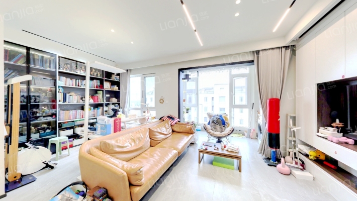 万科天籁湖畔二手房实景图