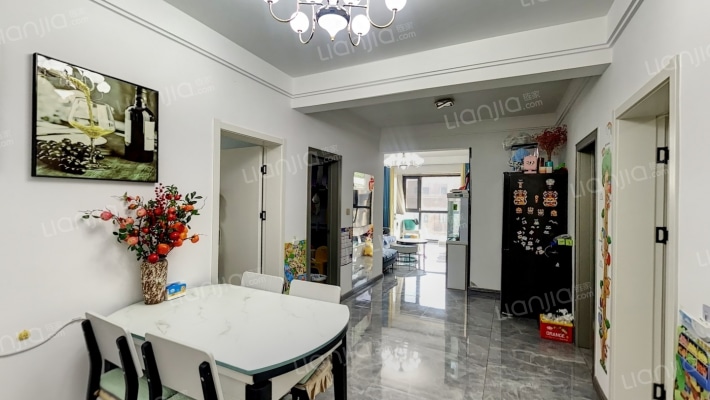 铂悦府二手房实景图