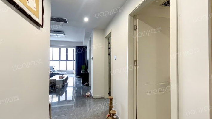 建业置地广场二手房实景图