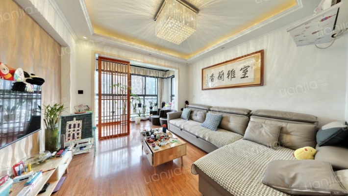 绿地圣路易名邸二期二手房实景图