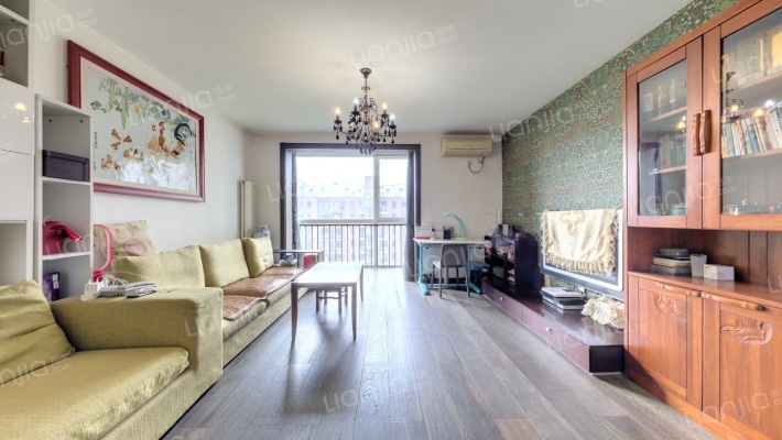 风荷曲苑二手房实景图