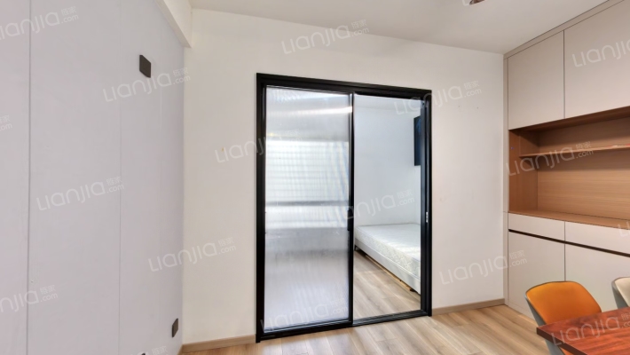 领先时代广场二手房实景图