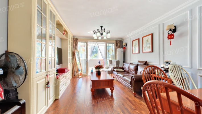 百合花公寓二手房实景图