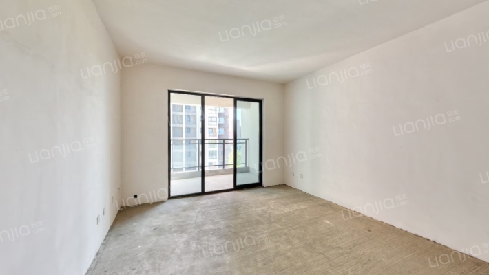 万和嘉苑二手房实景图