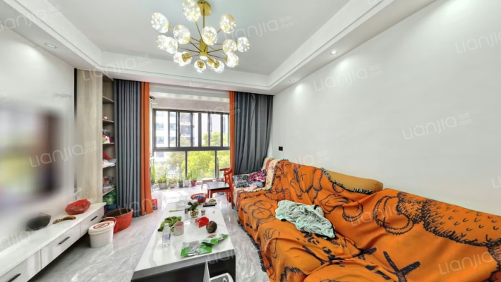 来凤花苑二手房实景图