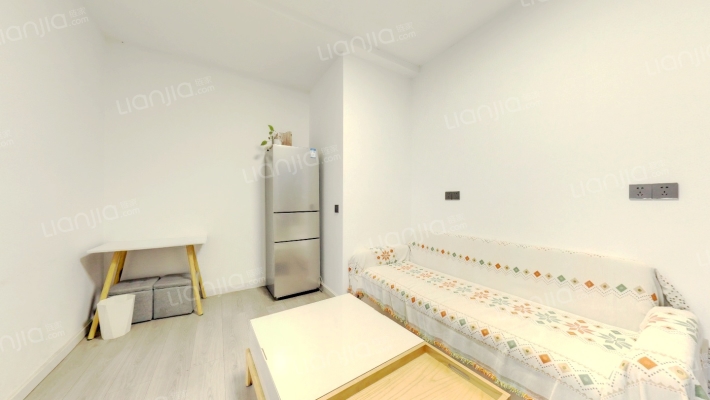 君临山二手房实景图