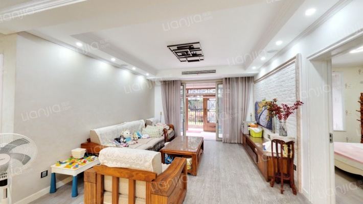 滨江至尊二手房实景图