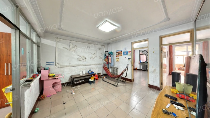 传输局安全文明小区二手房实景图