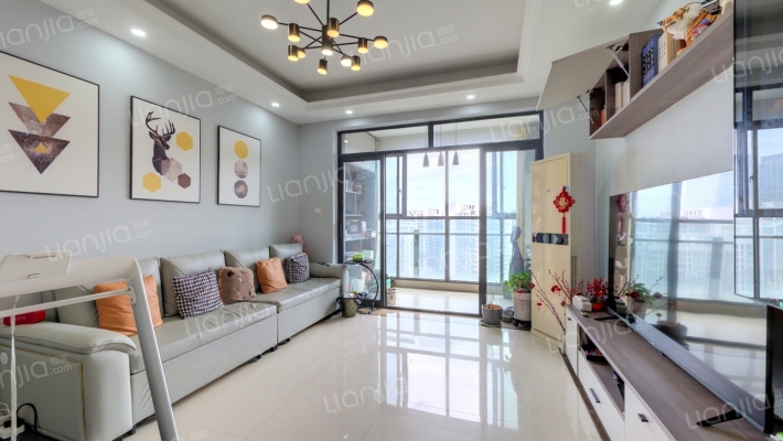 翡翠城五期二手房实景图