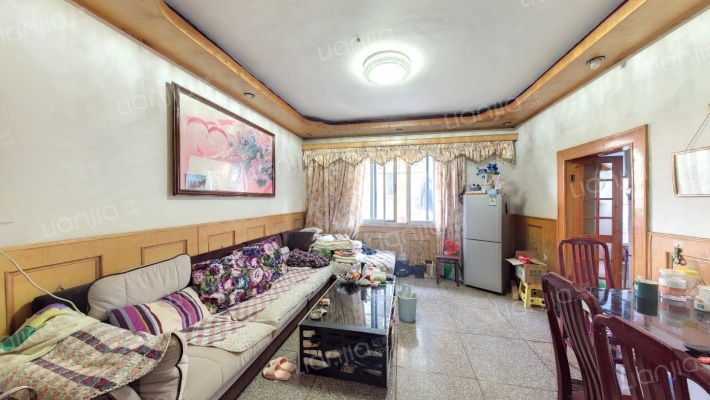 爱国路二手房实景图