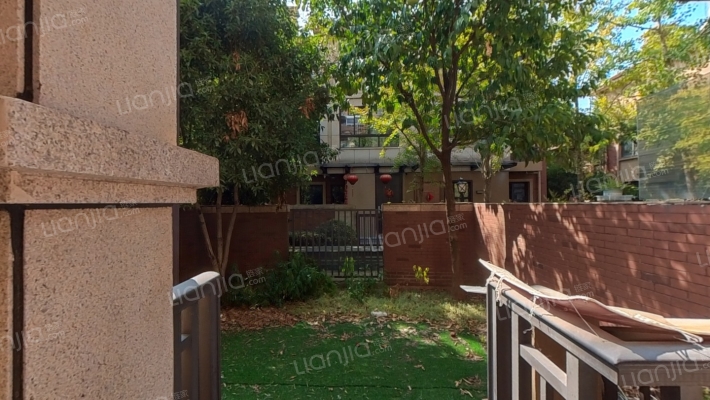 四季尊域二手房实景图