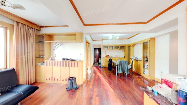 宝泰花苑二手房实景图