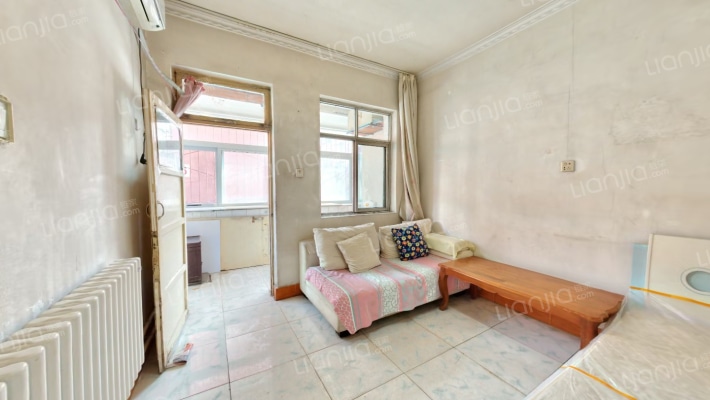 霞侣市街96号二手房实景图