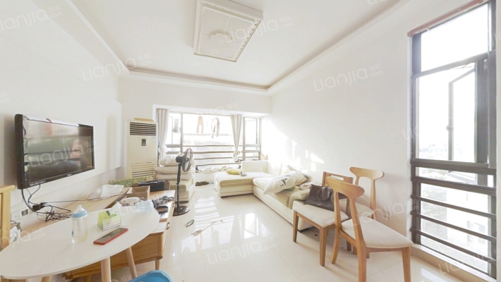 外滩铭座二手房实景图