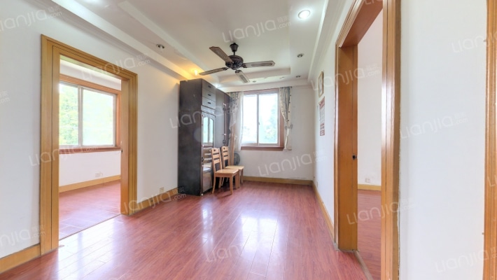 彩香一村四区二手房实景图