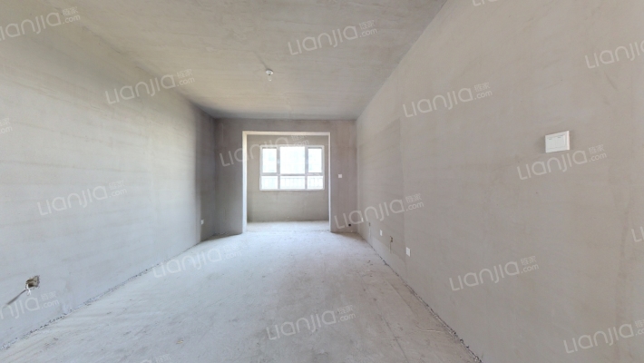 此房格局户型方正，中间楼层，满二税费少，南北通透-客厅