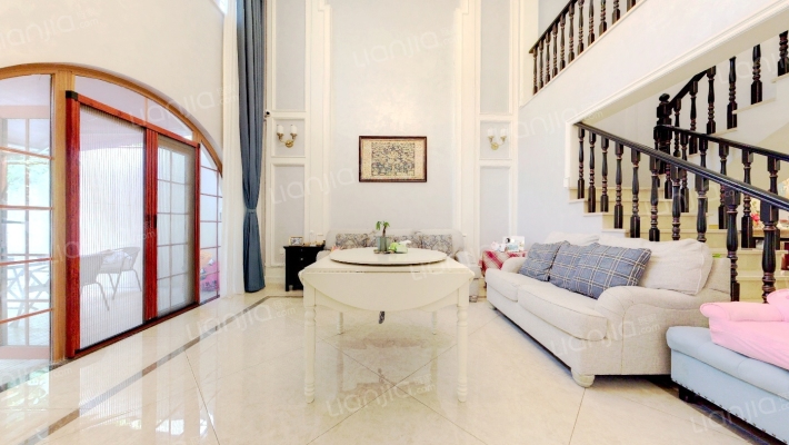 麓山国际圣芭芭拉二手房实景图