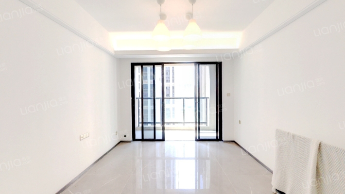 怡翠尊堤观园二手房实景图