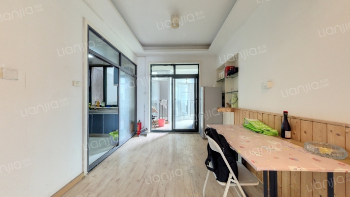 东立国际二手房实景图