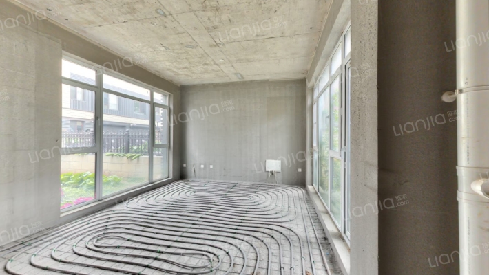 万科翡翠别墅二手房实景图