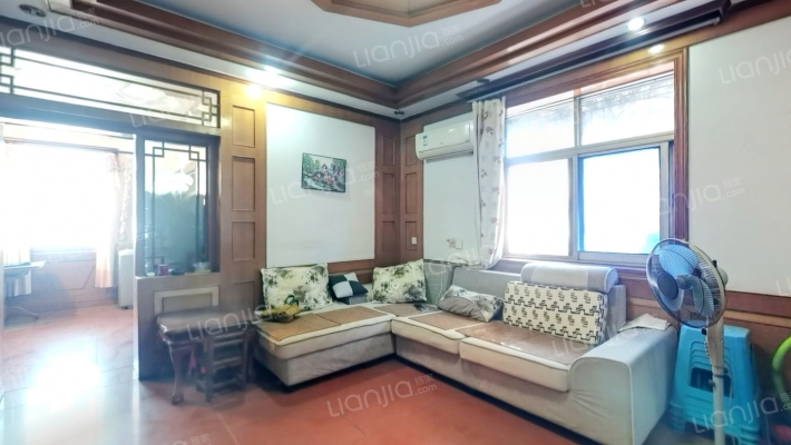 东风广场湖南鑫益工程有限建筑公司二手房实景图