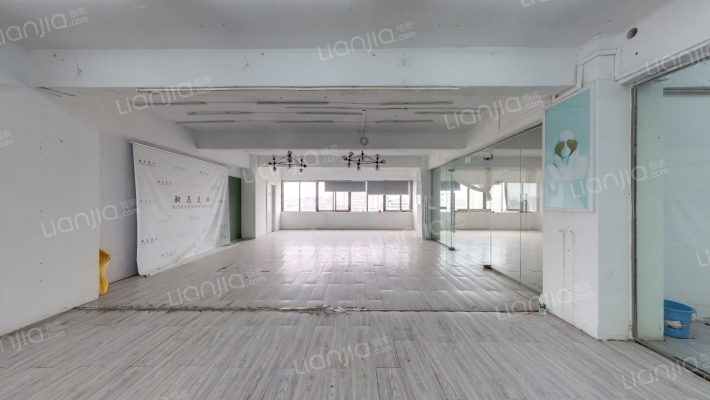 亚希商务大厦二手房实景图