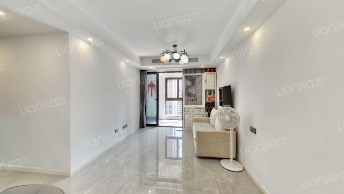 澜颂奥府二手房实景图