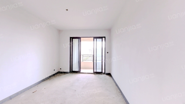 绿地悦滨江二手房实景图