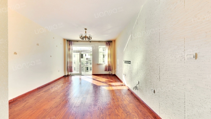 万盛理想国二期卡梅尔城二手房实景图