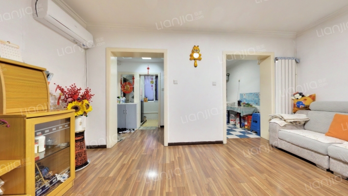 龙福里公交楼二手房实景图