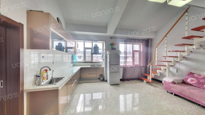 逸佳小区二手房实景图