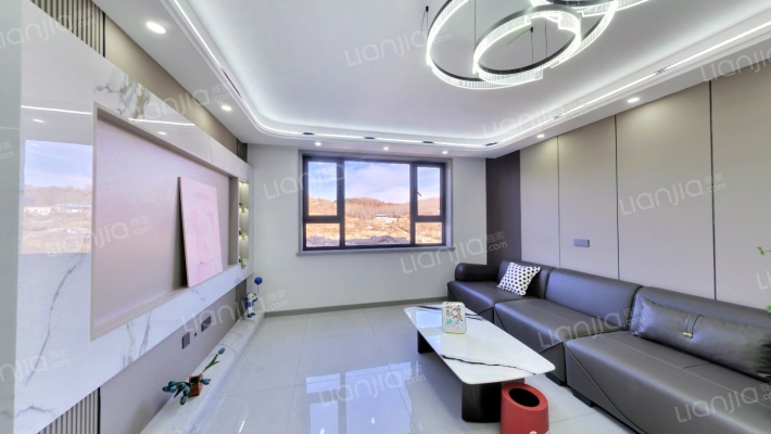 隆泰碧水山城B区二手房实景图