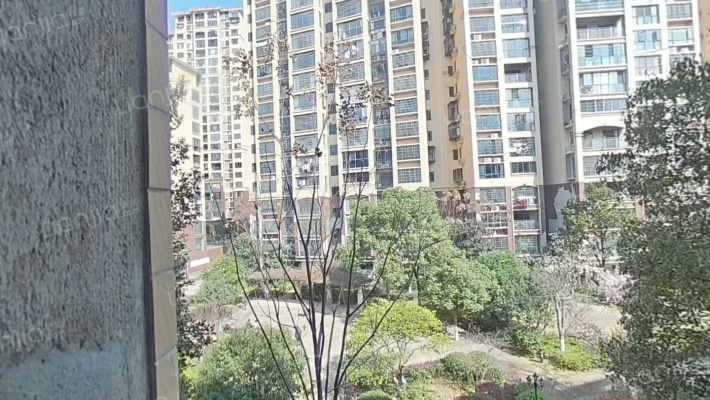 恒昇中央公园二手房实景图