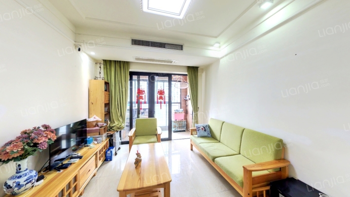 鸣翠花园四期二手房实景图