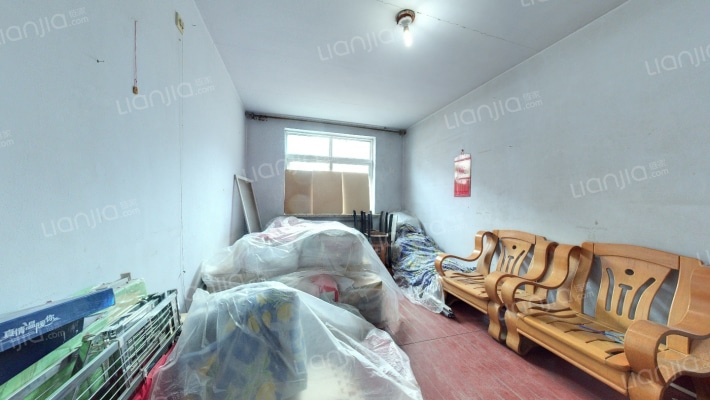 市幼儿园散盘二手房实景图