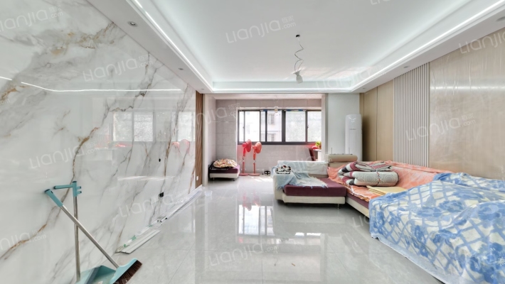 尹东新村二手房实景图