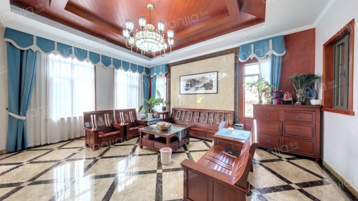 中铁水映加州二手房实景图