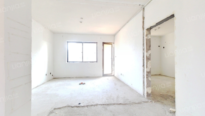 绿洲华庭二手房实景图