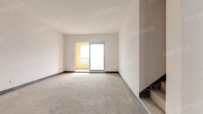 龙湖·翡翠山二手房实景图