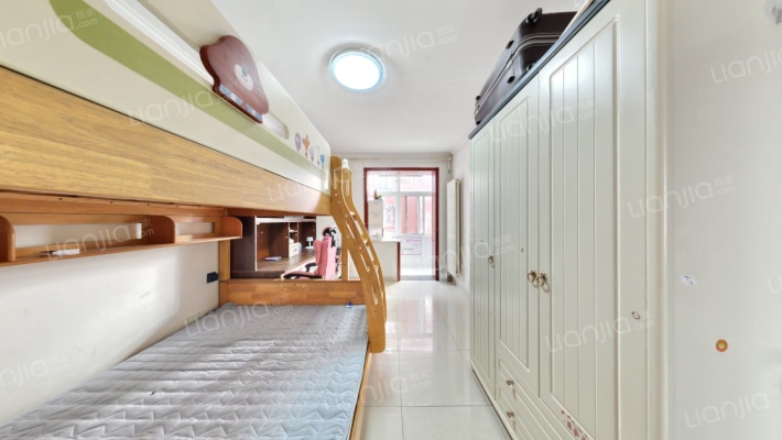 大石桥胡同10号院二手房实景图