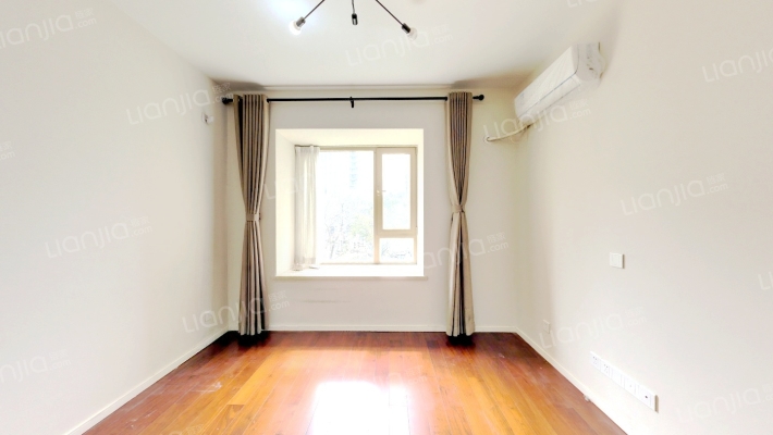 日月光伯爵湾（一期）二手房实景图