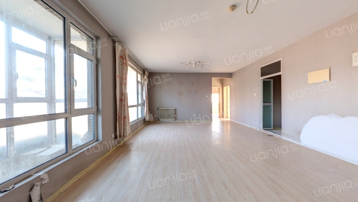 西海岸路38号二手房实景图