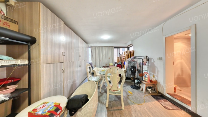 冠苑小区二手房实景图