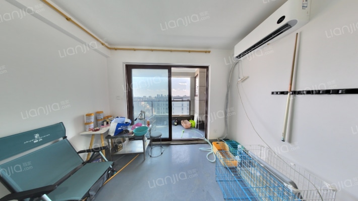 湖岸枫林雅庭二手房实景图