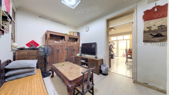 龙柏四村三小区二手房实景图